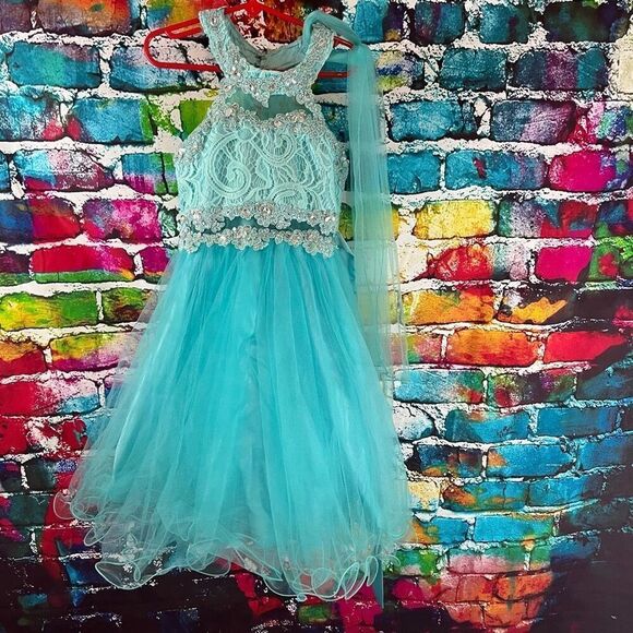 CINDERELLA COUTURE Party Dress Halter Neck Style 5040 Size 6 Aqua - Picture 1 of 8
